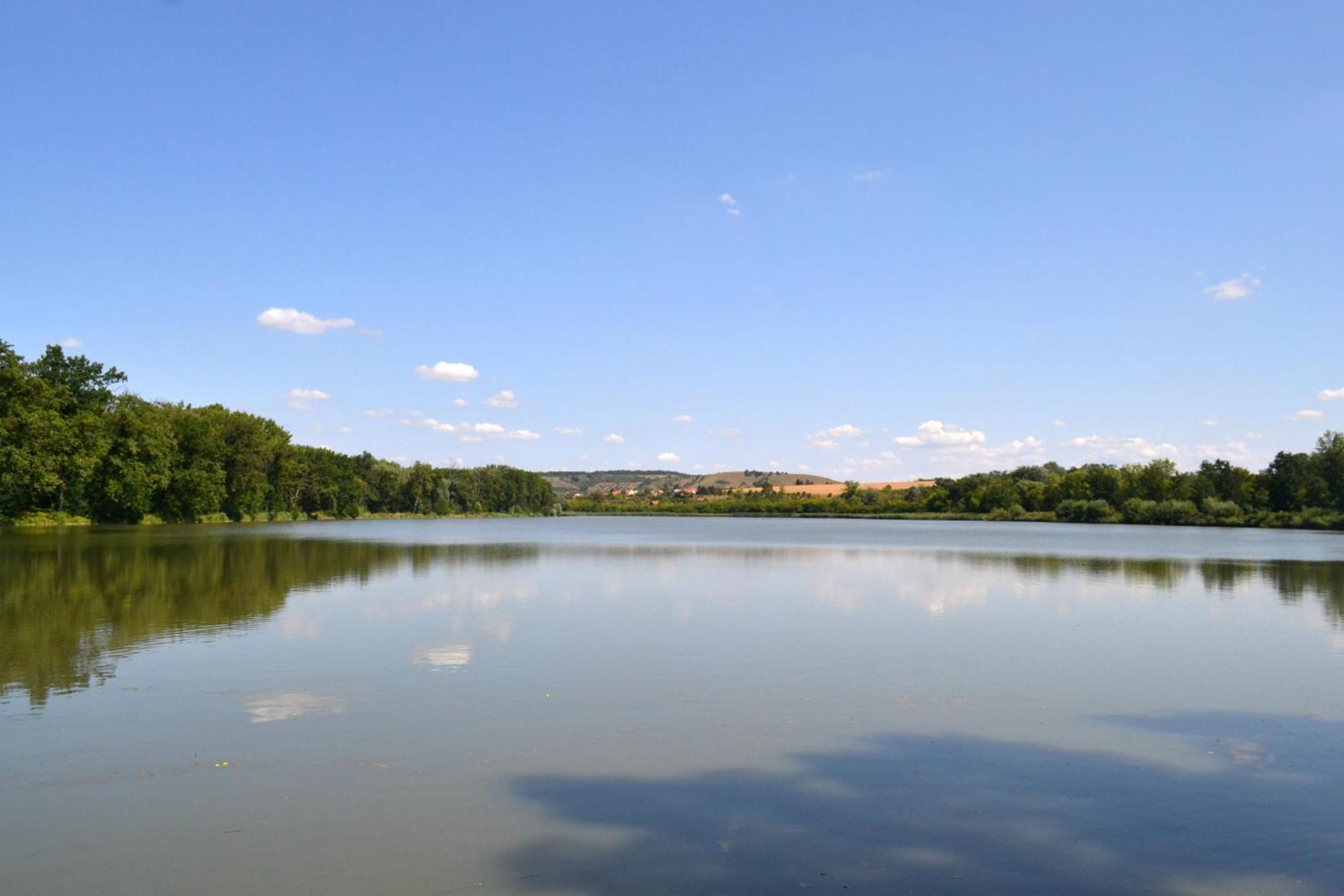 Apartmany S Klimatizaci - Penzion U Kudlacku Pouzdrany ภายนอก รูปภาพ
