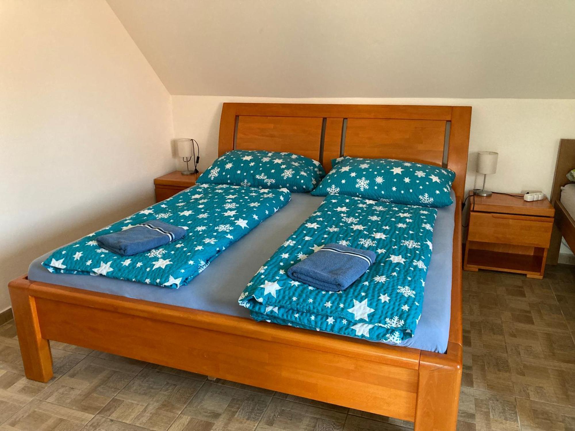 Apartmany S Klimatizaci - Penzion U Kudlacku Pouzdrany ภายนอก รูปภาพ